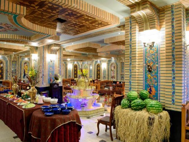 نمای رستوران سنتی هتل 